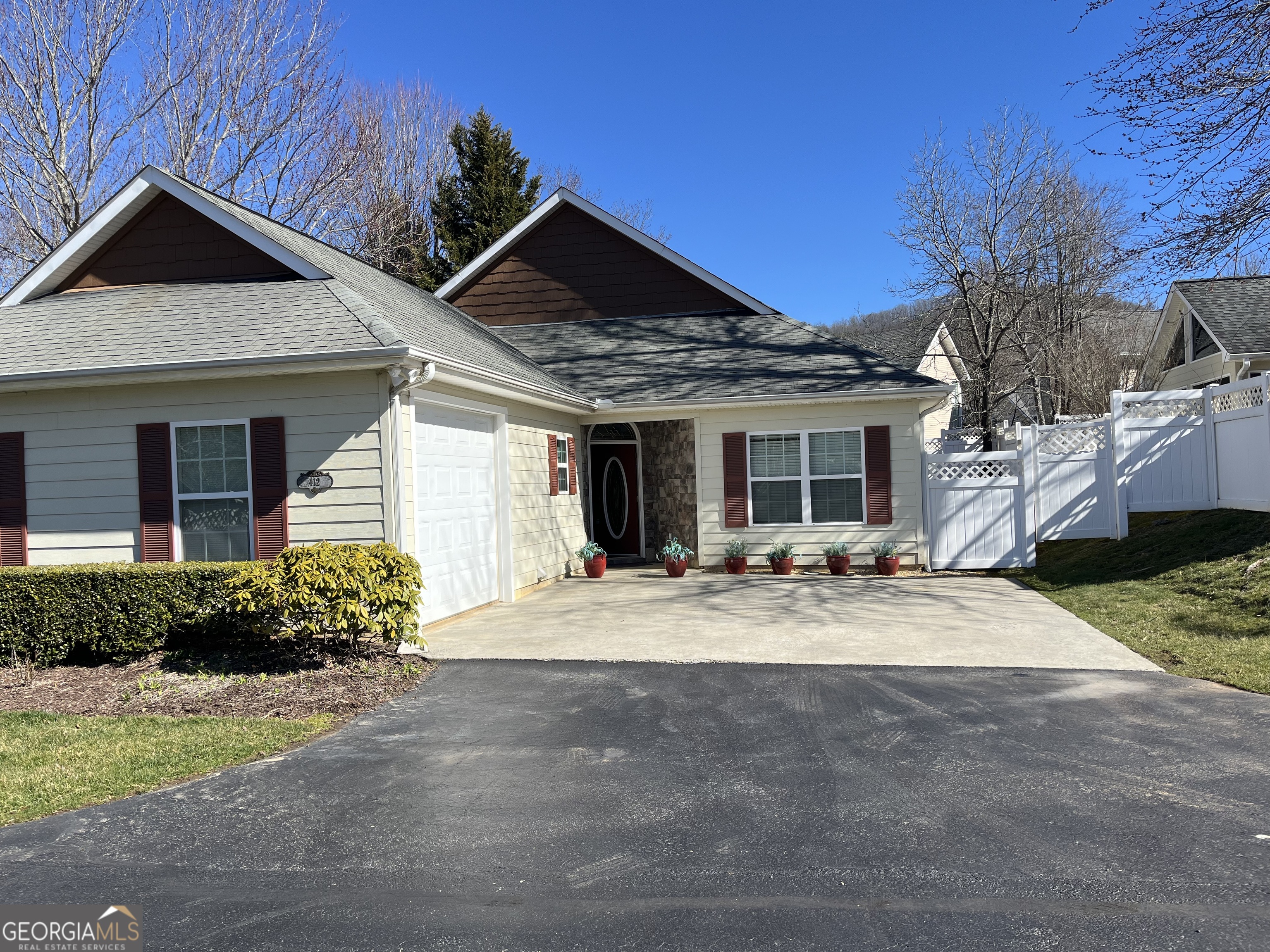 412 Long View Circle Hiawassee GA 30546