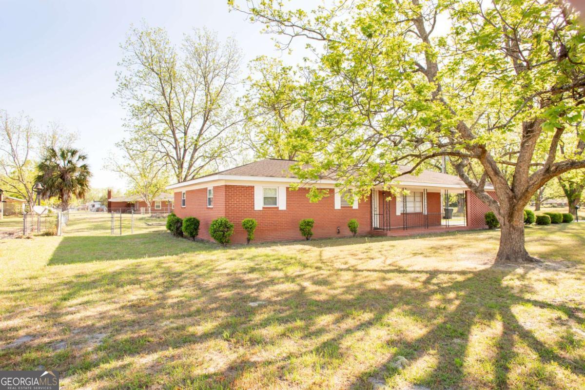 2210 Albany Avenue Waycross GA 31503