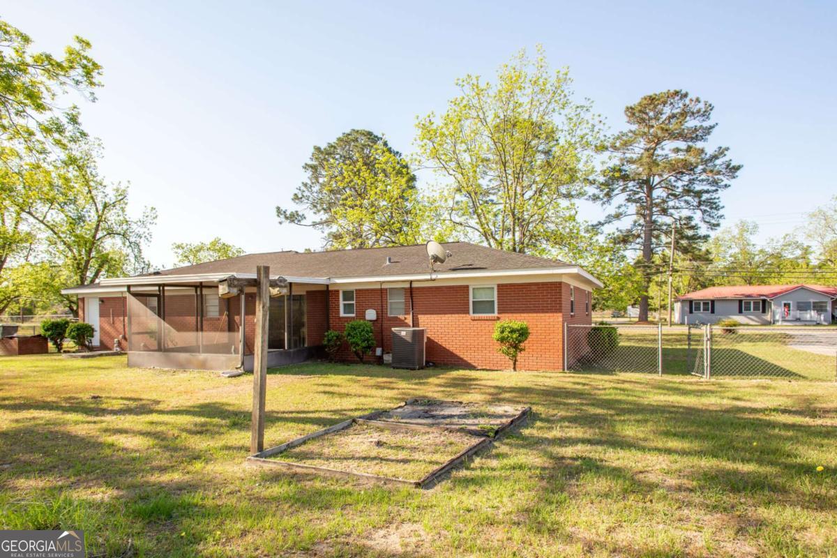 2210 Albany Avenue Waycross GA 31503