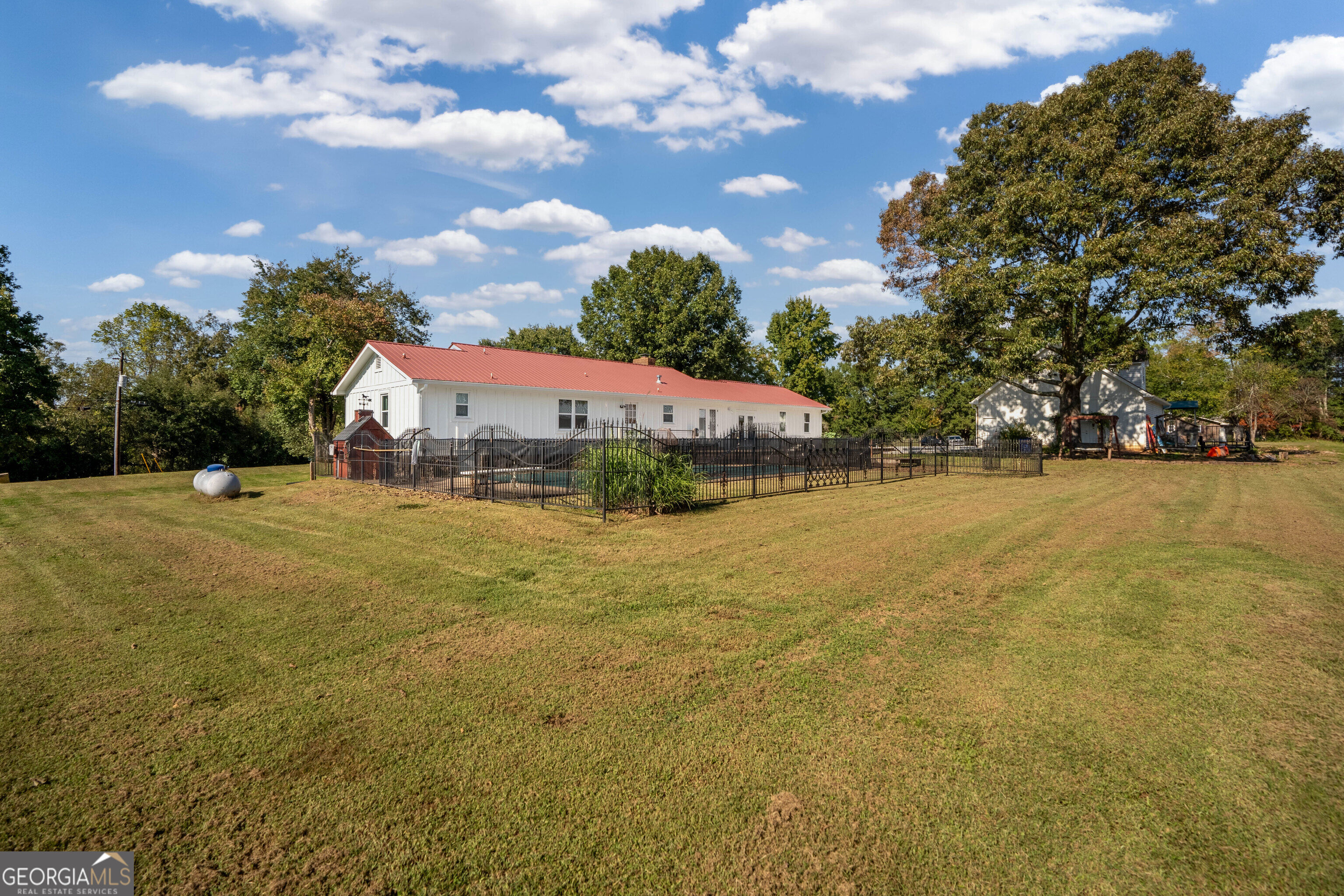 2111 Highway 323 Gillsville GA 30543