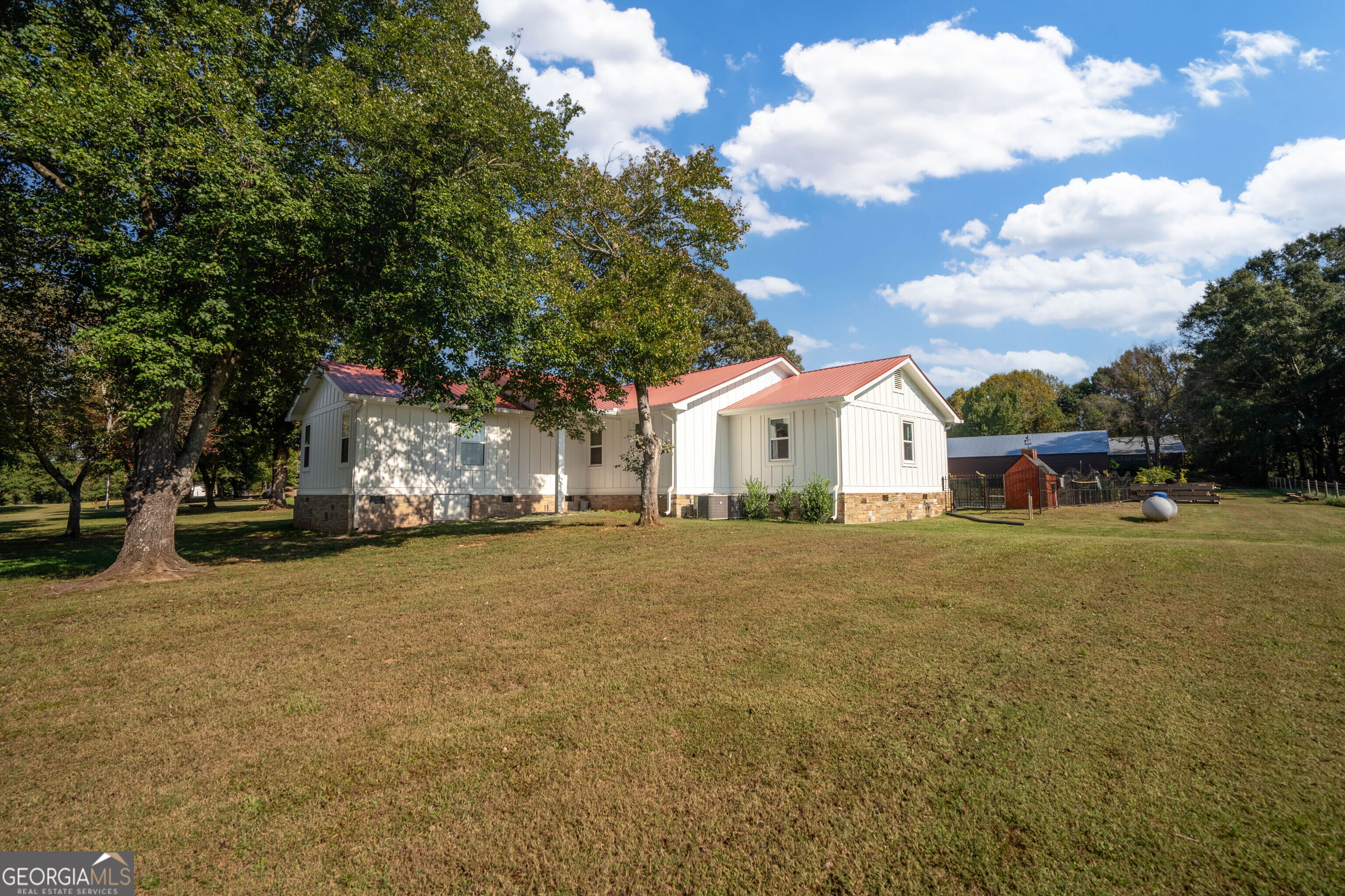 2111 Highway 323 Gillsville GA 30543
