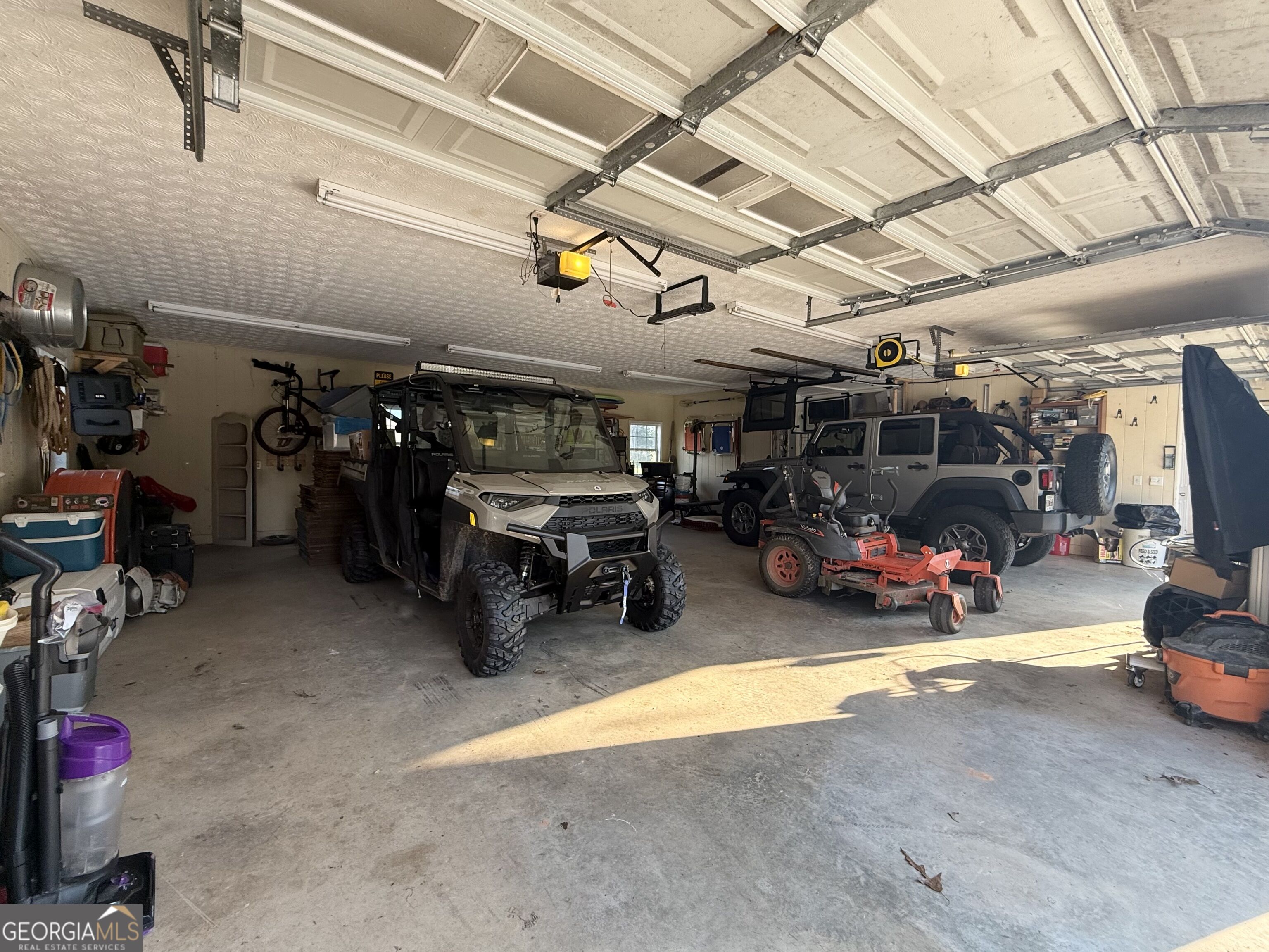 2111 Highway 323 Gillsville GA 30543