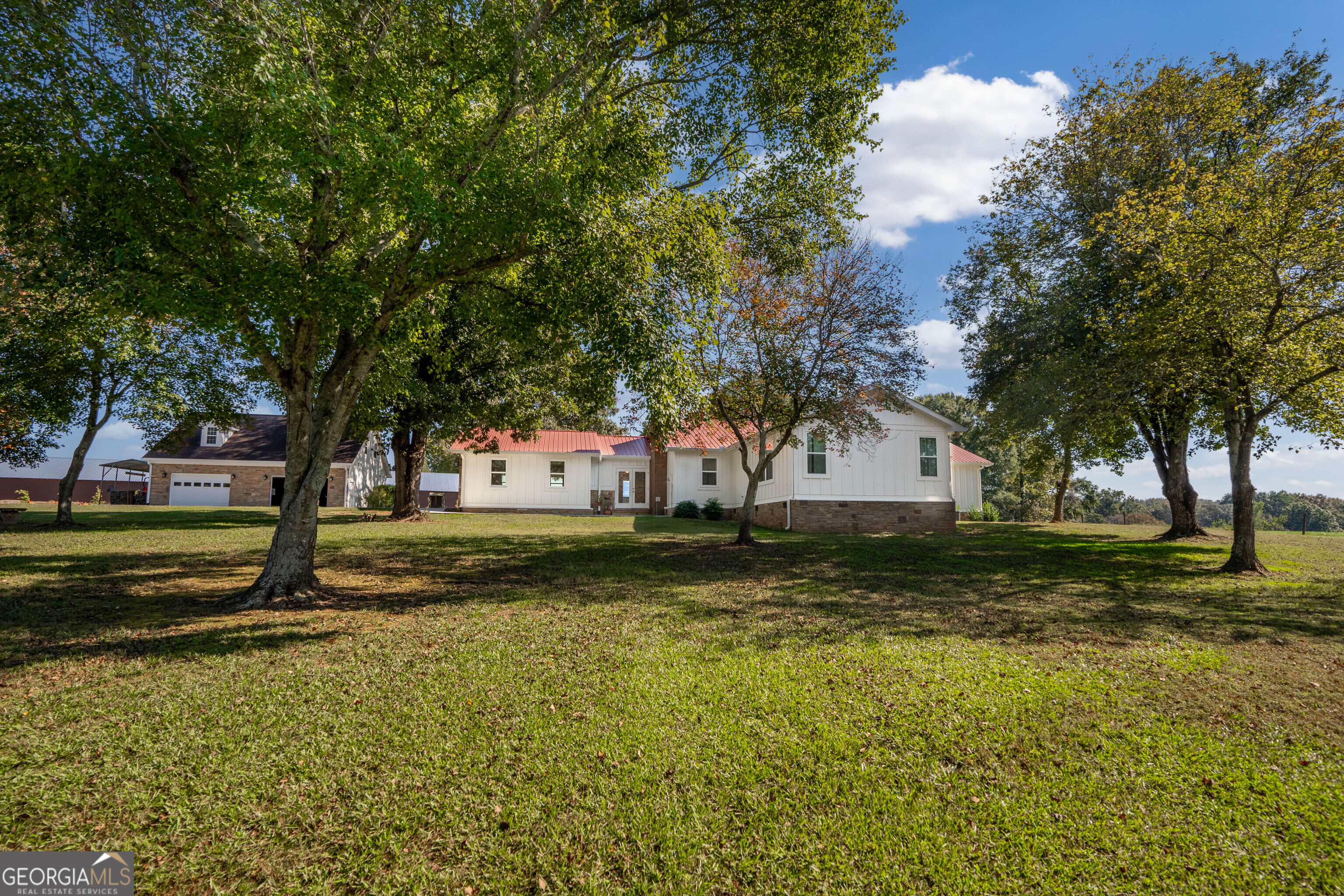 2111 Highway 323 Gillsville GA 30543