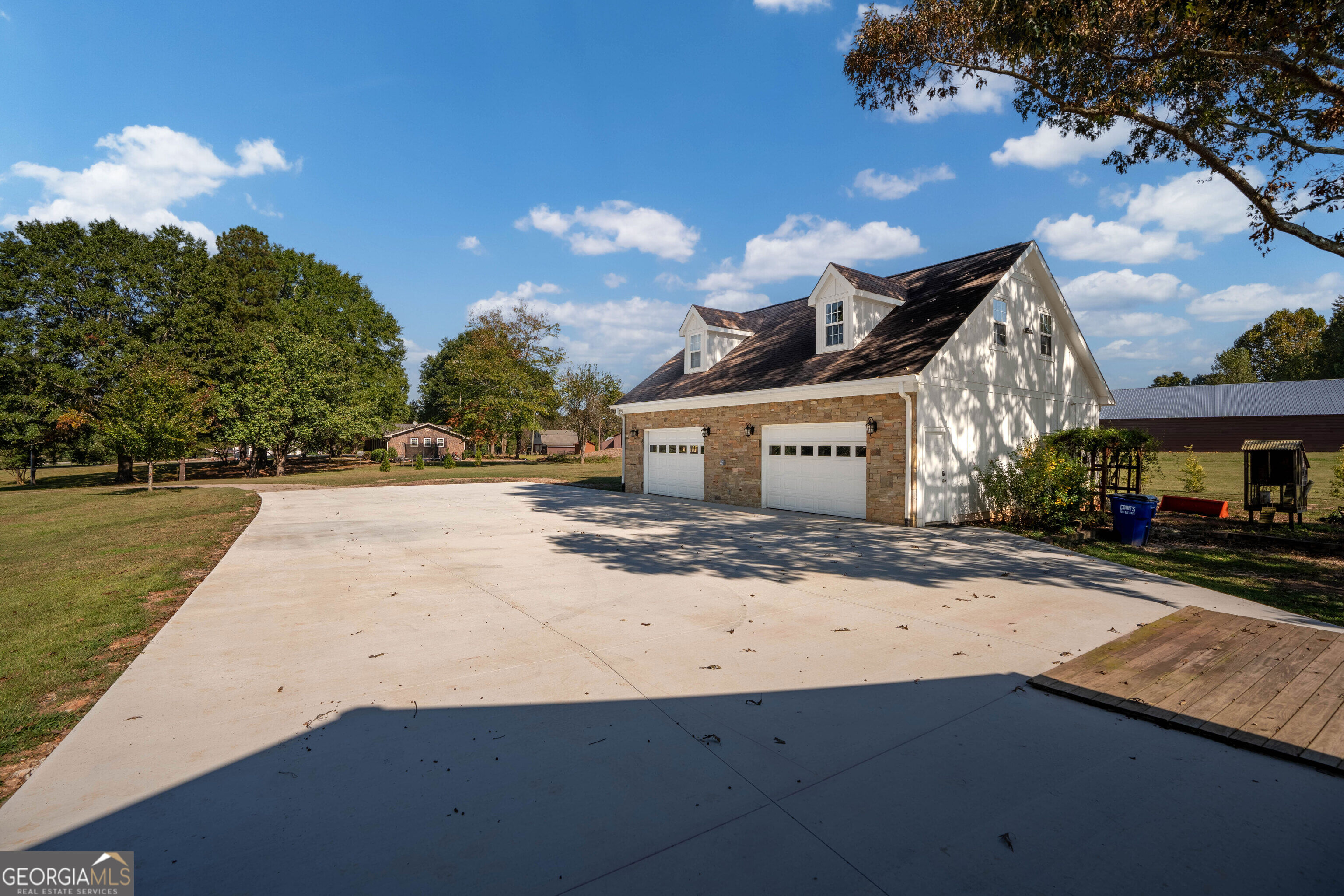 2111 Highway 323 Gillsville GA 30543