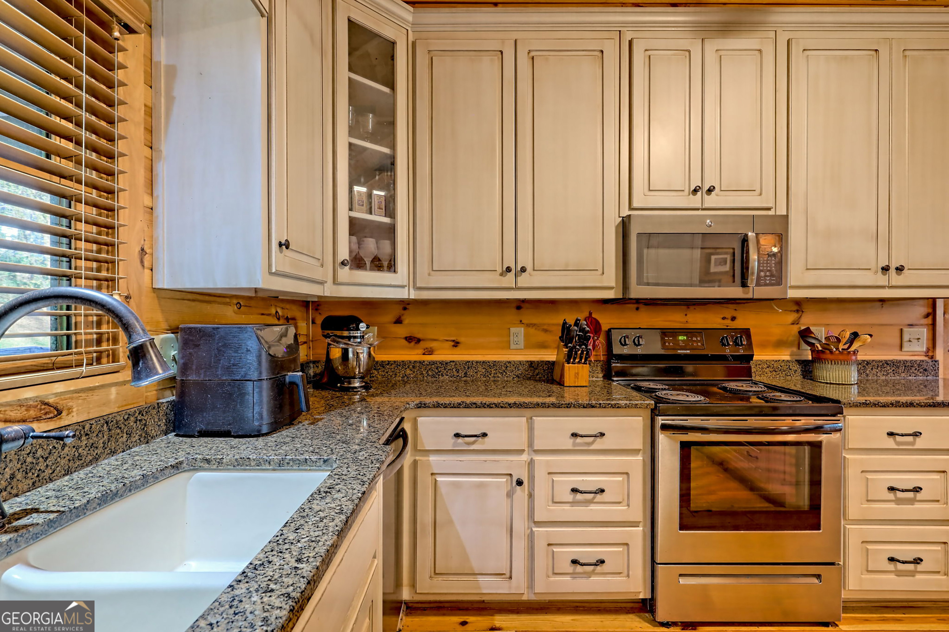 407 Blackberry Drive Rabun Gap GA 30568