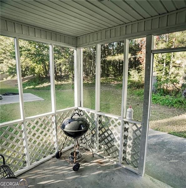 493 E Lake Drive Riverdale GA 30274