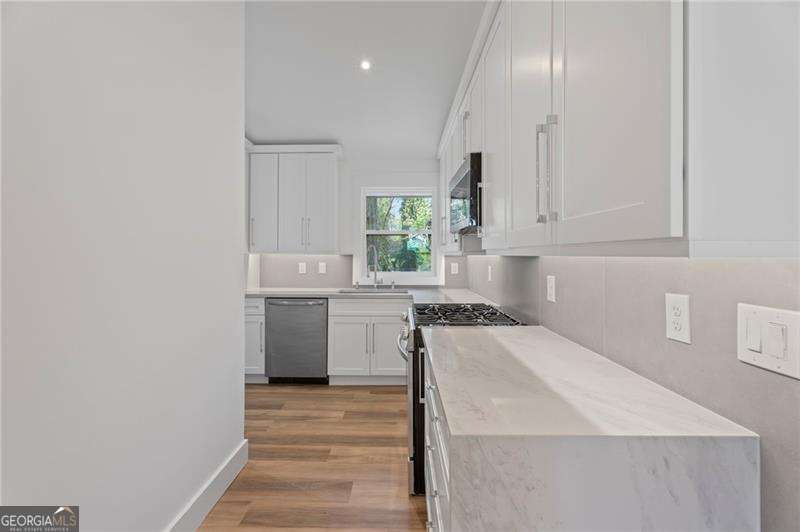 2746 Dale Creek Drive NW Atlanta GA 30318