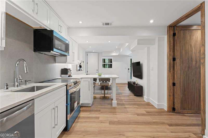 2746 Dale Creek Drive NW Atlanta GA 30318