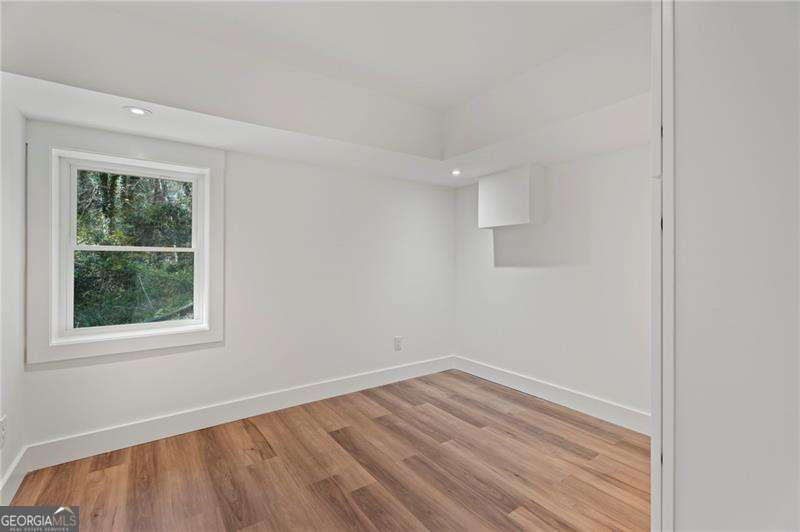 2746 Dale Creek Drive NW Atlanta GA 30318