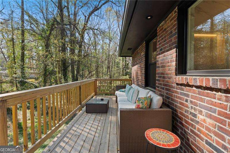 2746 Dale Creek Drive NW Atlanta GA 30318