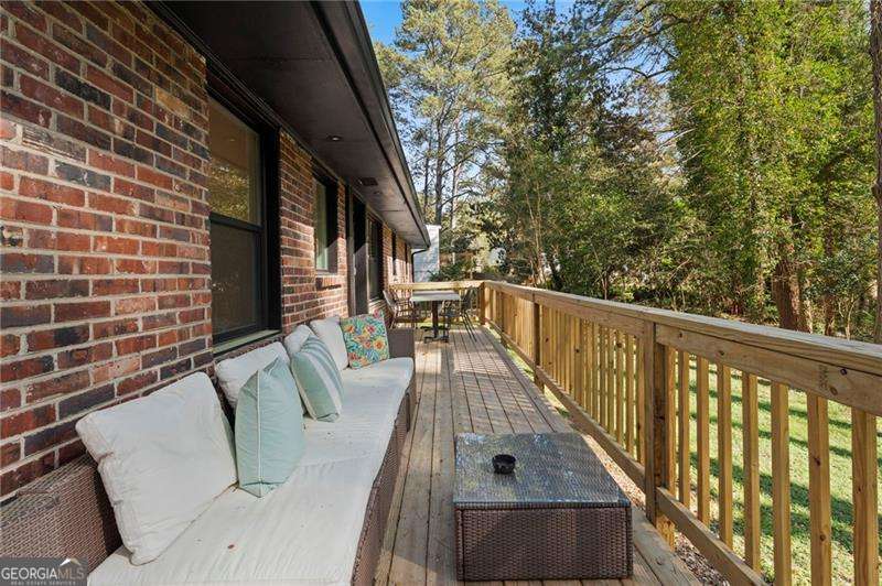 2746 Dale Creek Drive NW Atlanta GA 30318