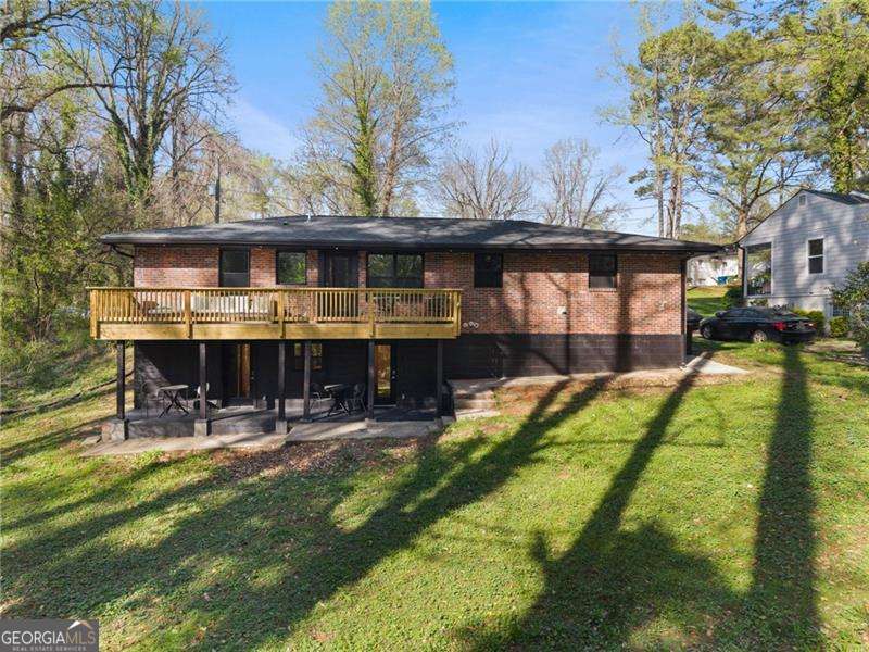 2746 Dale Creek Drive NW Atlanta GA 30318