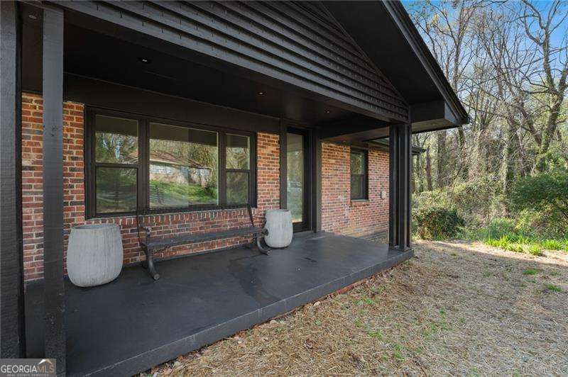 2746 Dale Creek Drive NW Atlanta GA 30318