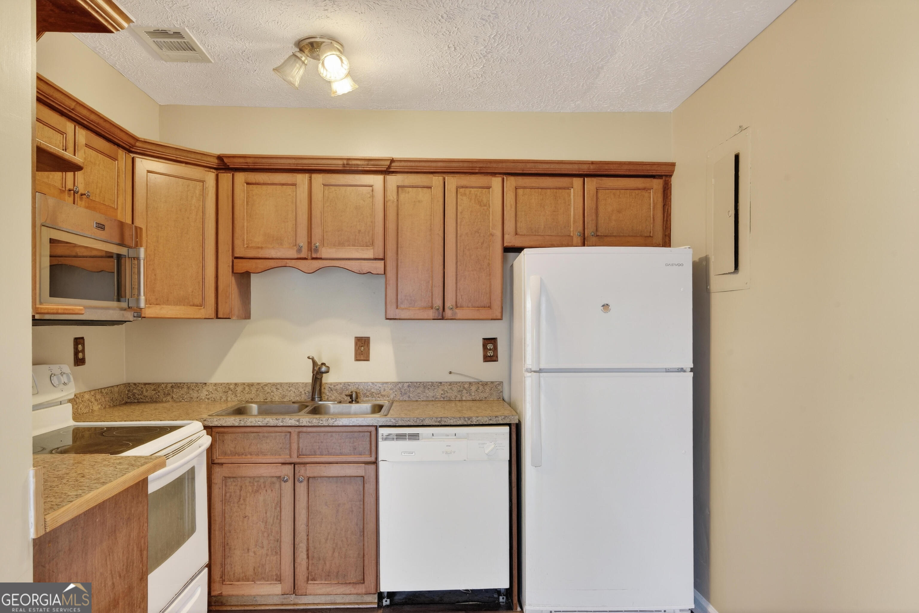 1464 A NE Pine Log Road Conyers GA 30012