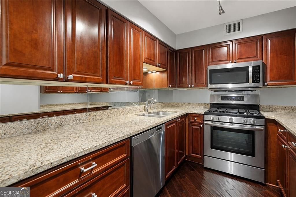 2479 Peachtree Road NE Atlanta GA 30305