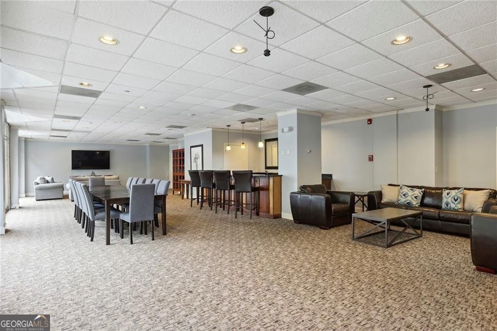2479 Peachtree Road NE Atlanta GA 30305