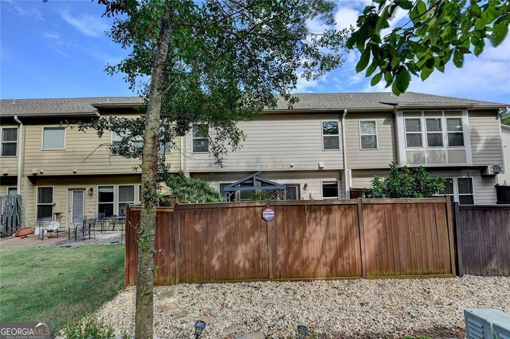 1570 Winshire Cove Alpharetta GA 30004