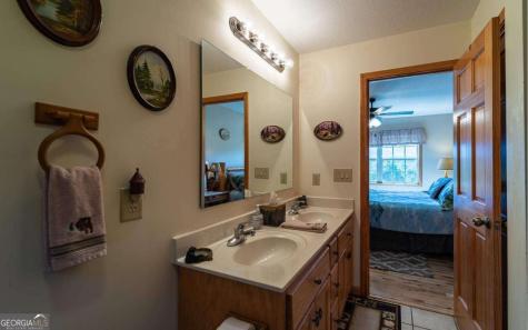 139 Gladys Lane Young Harris GA 30582