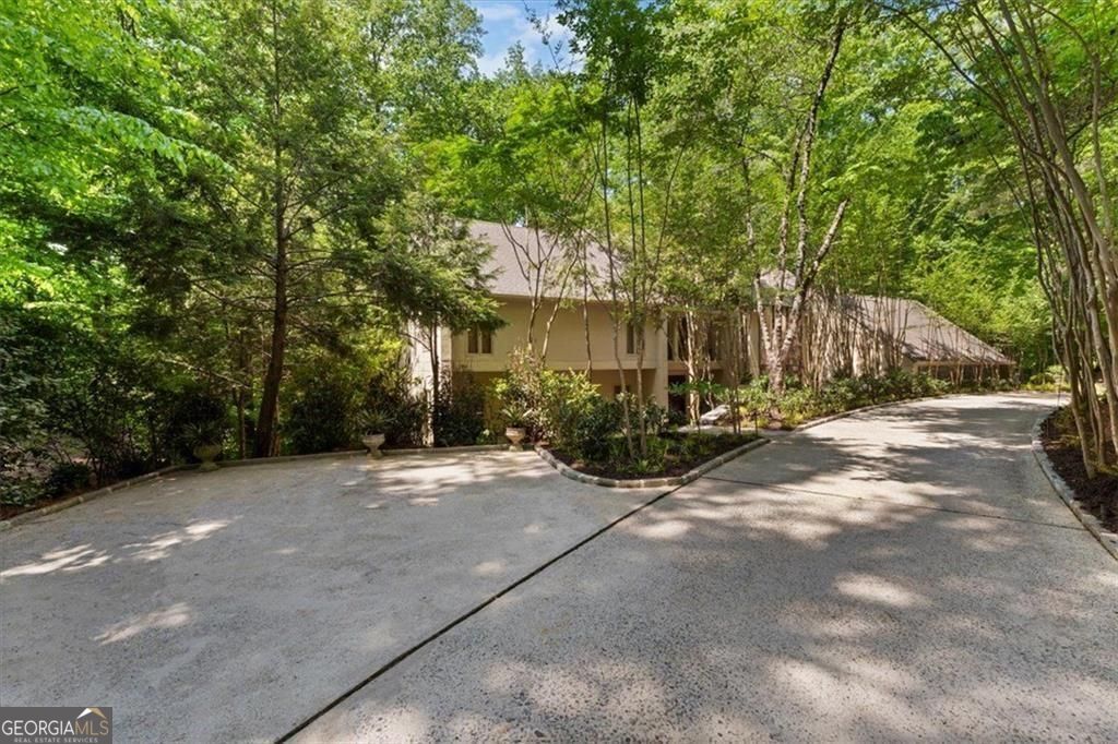 4040 Whitewater Creek Road NW Atlanta GA 30327