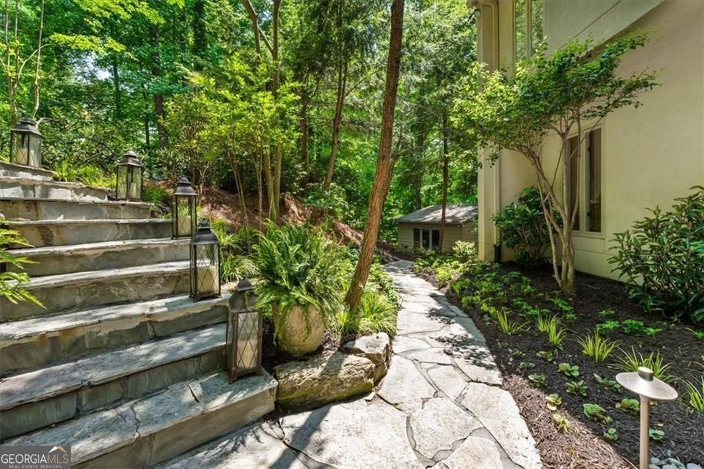 4040 Whitewater Creek Road NW Atlanta GA 30327