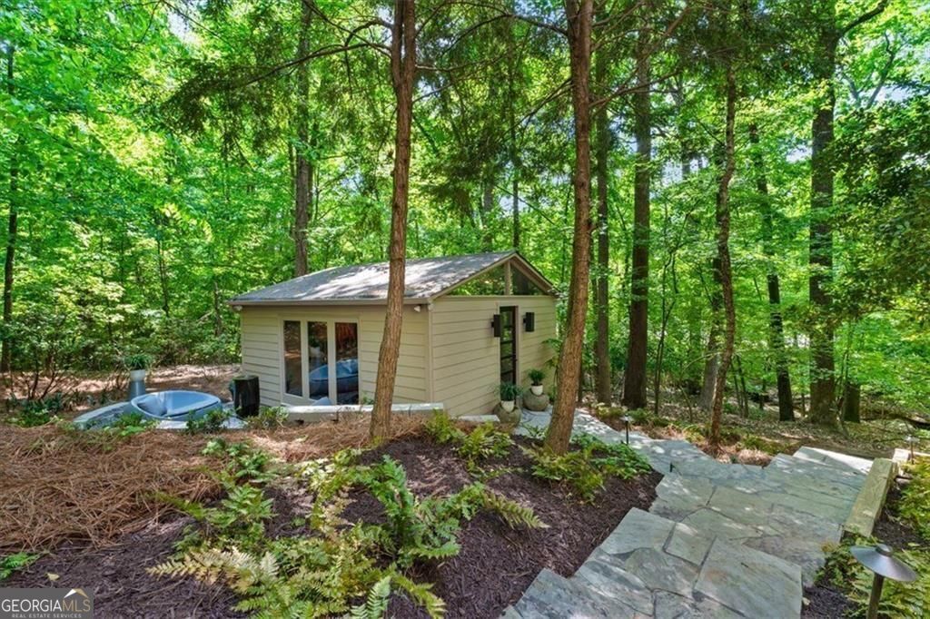 4040 Whitewater Creek Road NW Atlanta GA 30327