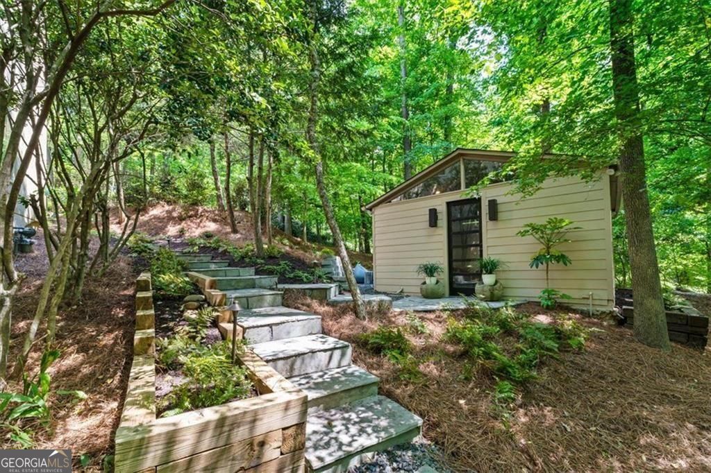 4040 Whitewater Creek Road NW Atlanta GA 30327