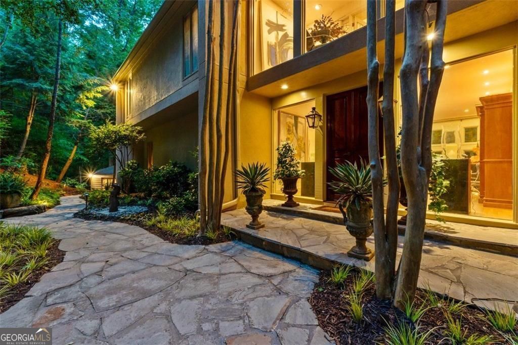 4040 Whitewater Creek Road NW Atlanta GA 30327