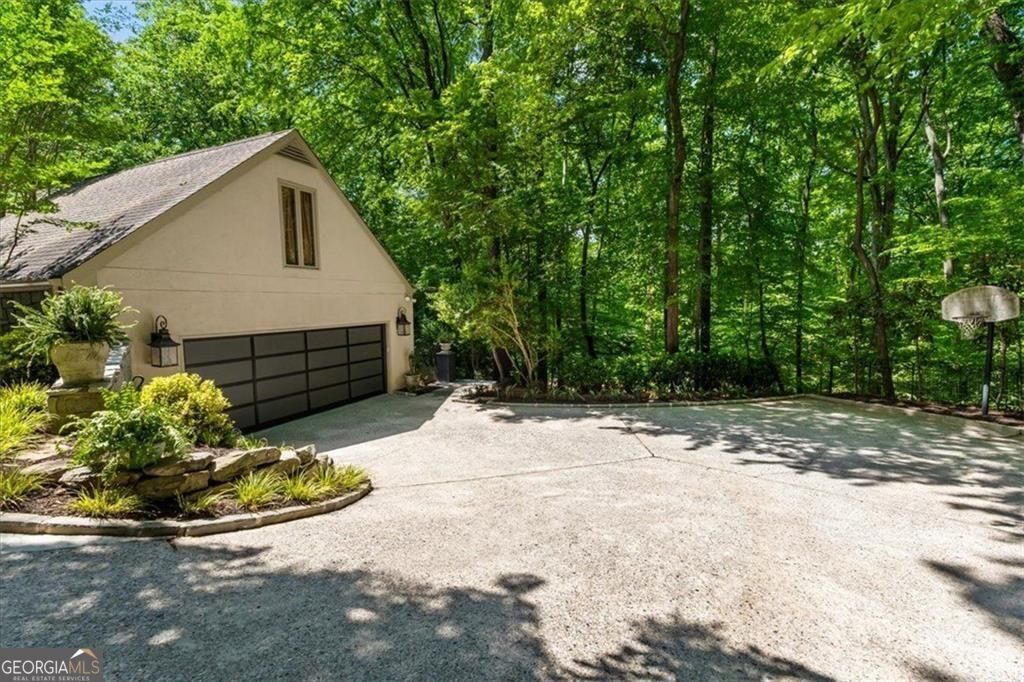 4040 Whitewater Creek Road NW Atlanta GA 30327