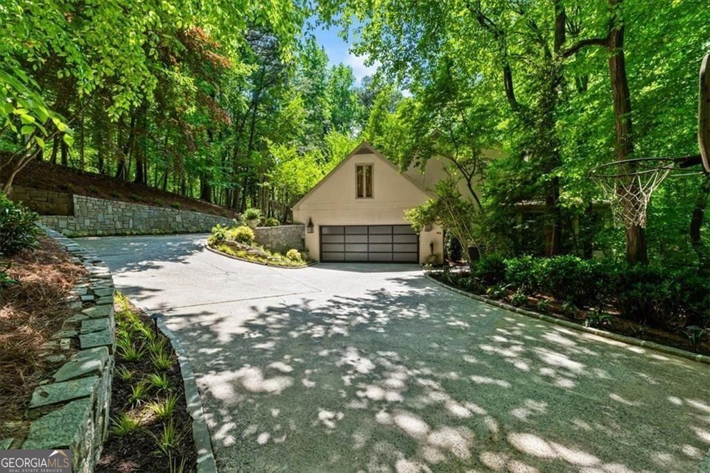 4040 Whitewater Creek Road NW Atlanta GA 30327