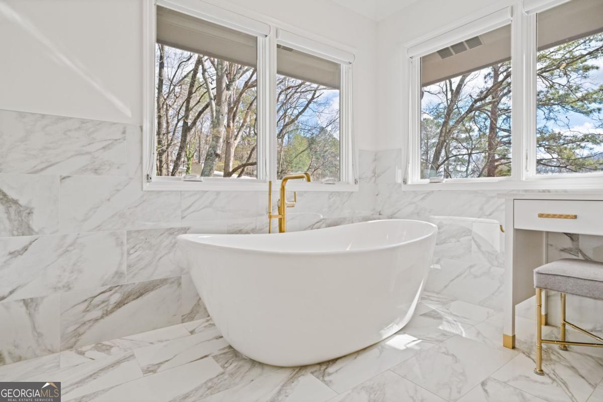 594 Hilltop Lane Berkeley Lake GA 30096
