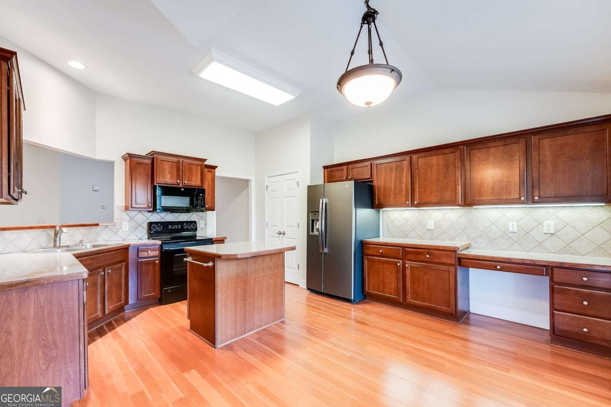 2126 Benchmark Drive Snellville GA 30078