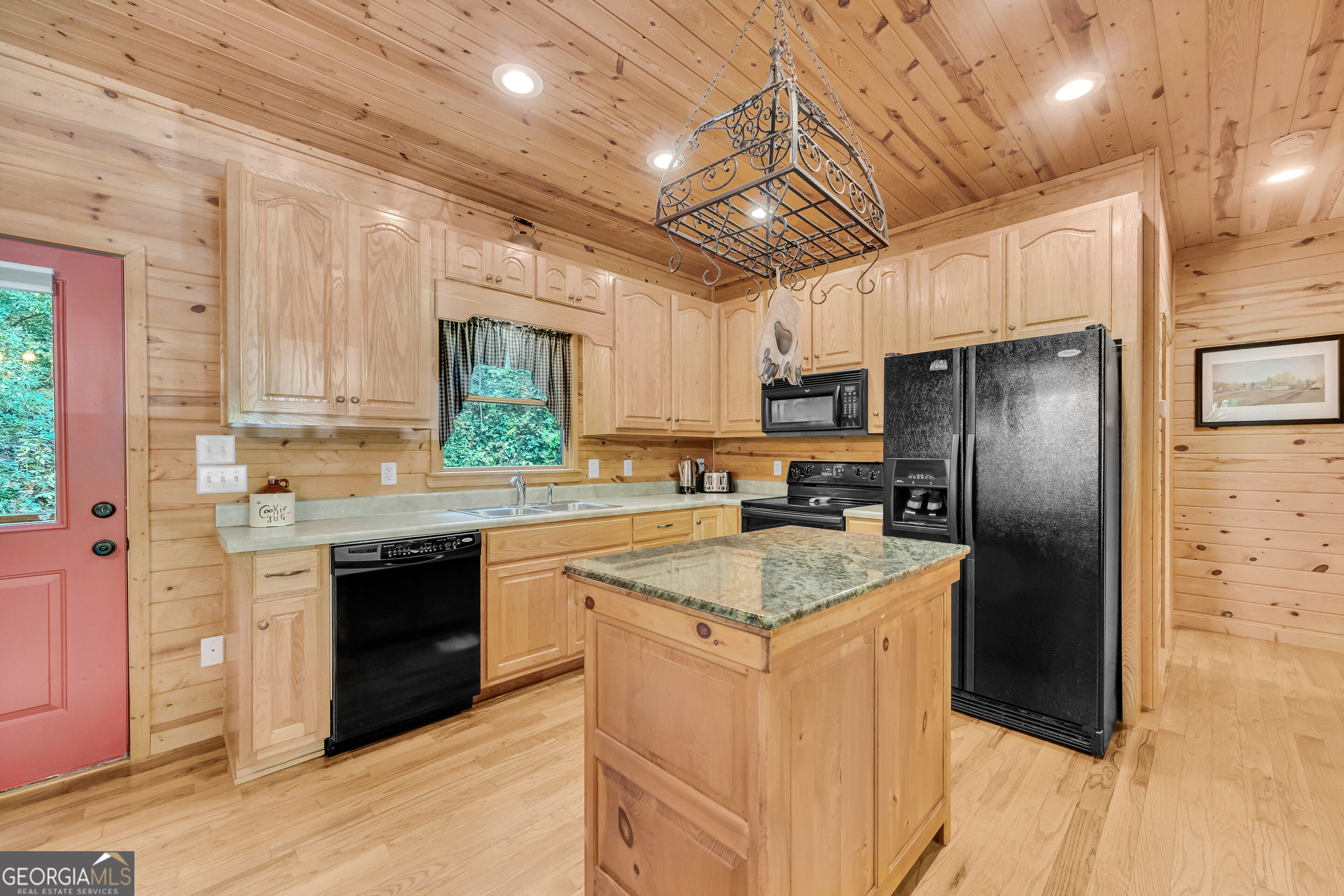 130 Navigator Lane Tiger GA 30576