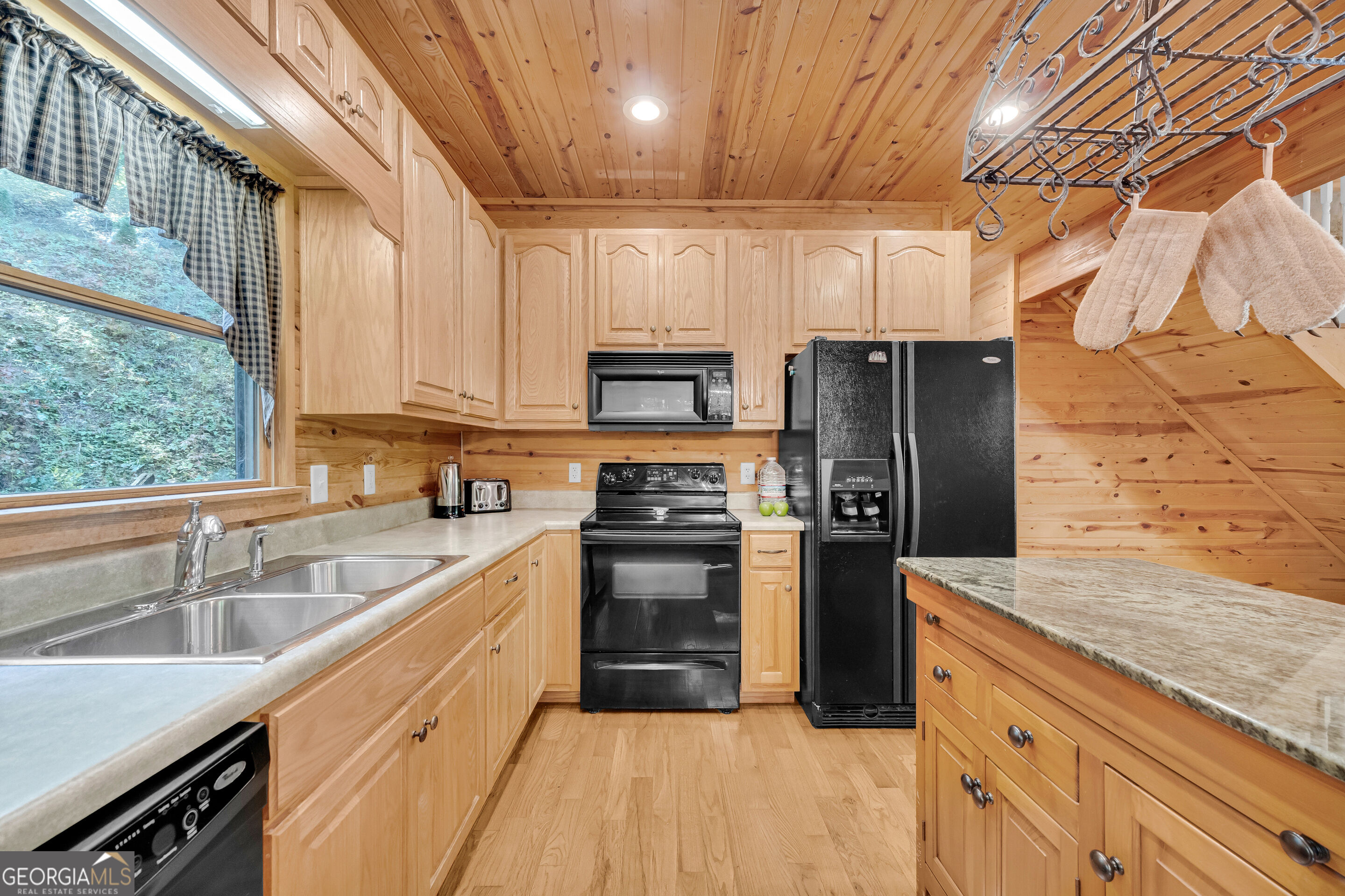 130 Navigator Lane Tiger GA 30576