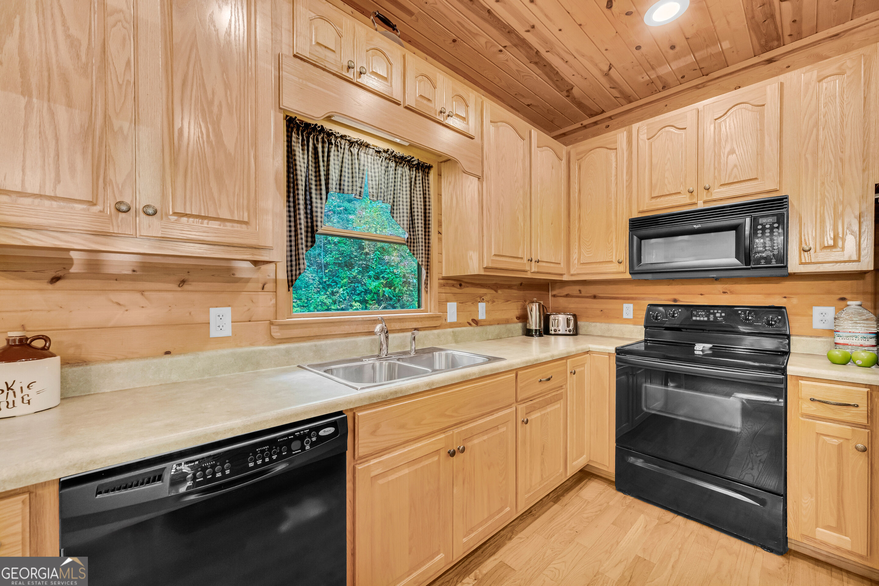 130 Navigator Lane Tiger GA 30576