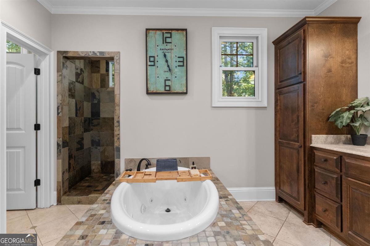 1010 Anchor Bay Point Greensboro GA 30642