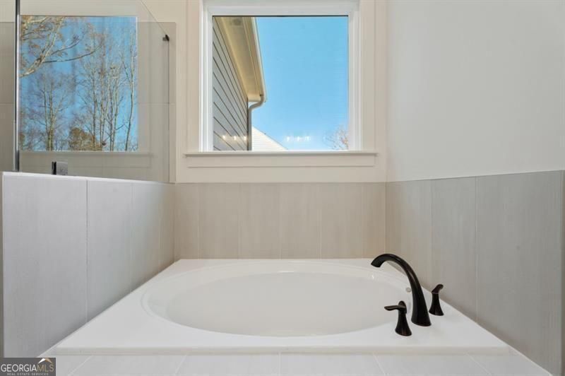 8480 Creekside Overlook Drive Gainesville GA 30506