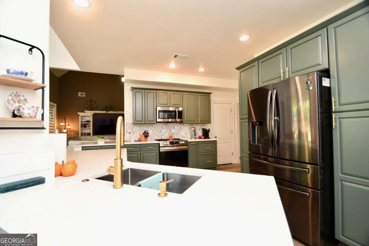 34 Emily Lane Bogart GA 30622