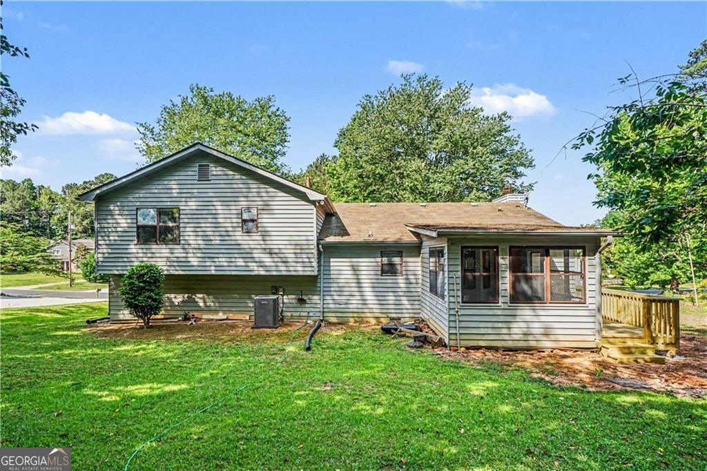 1208 Gate Post Lane Lawrenceville GA 30044