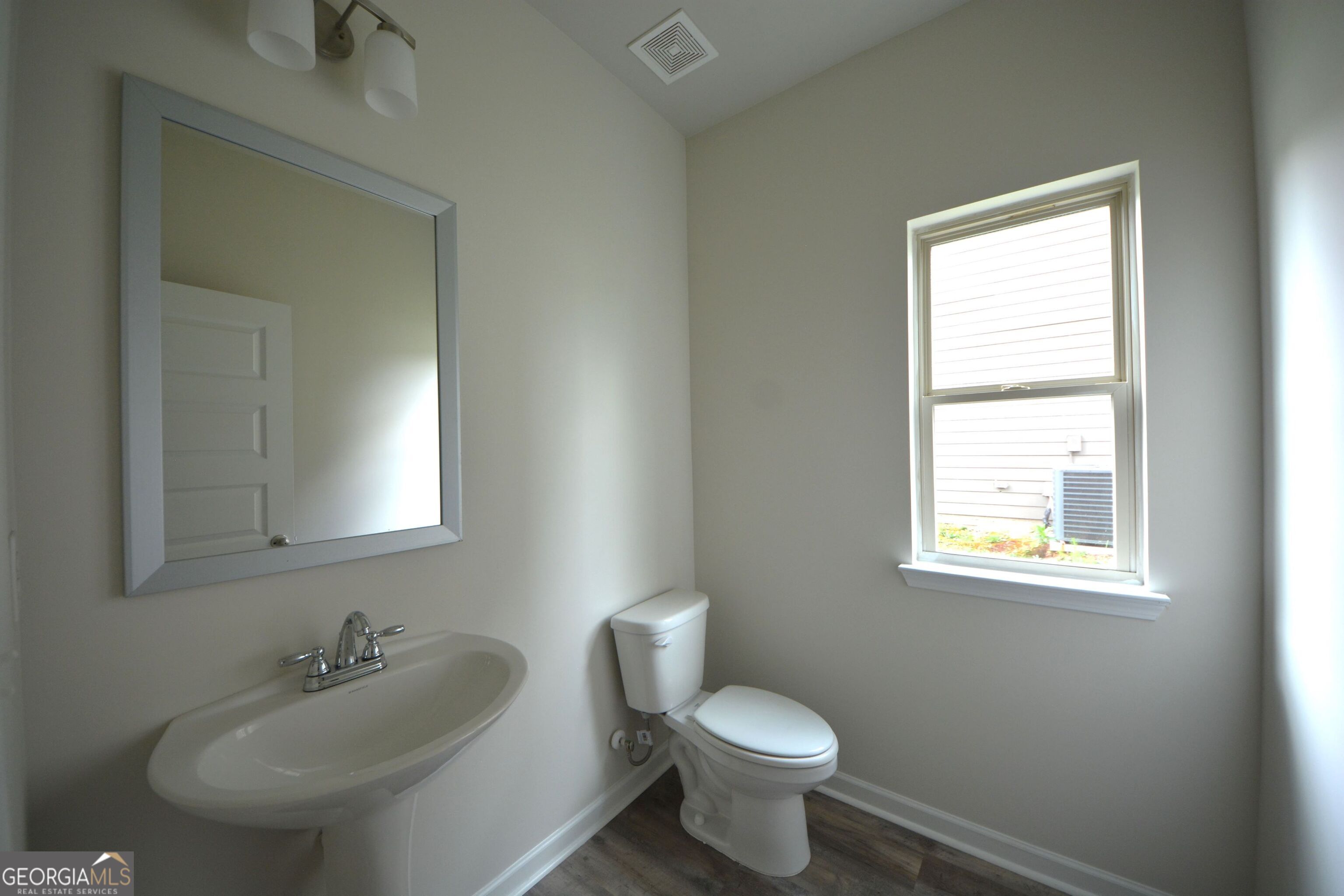 2377 Ticonic Road Lithonia GA 30058