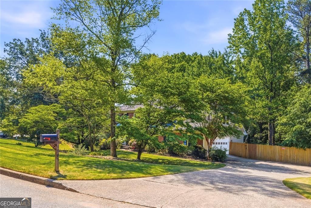 1995 Trotters Ridge Way Roswell GA 30075