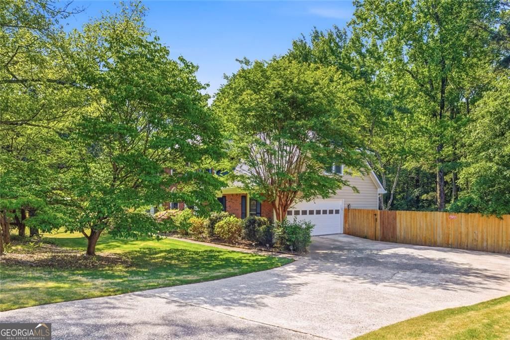 1995 Trotters Ridge Way Roswell GA 30075