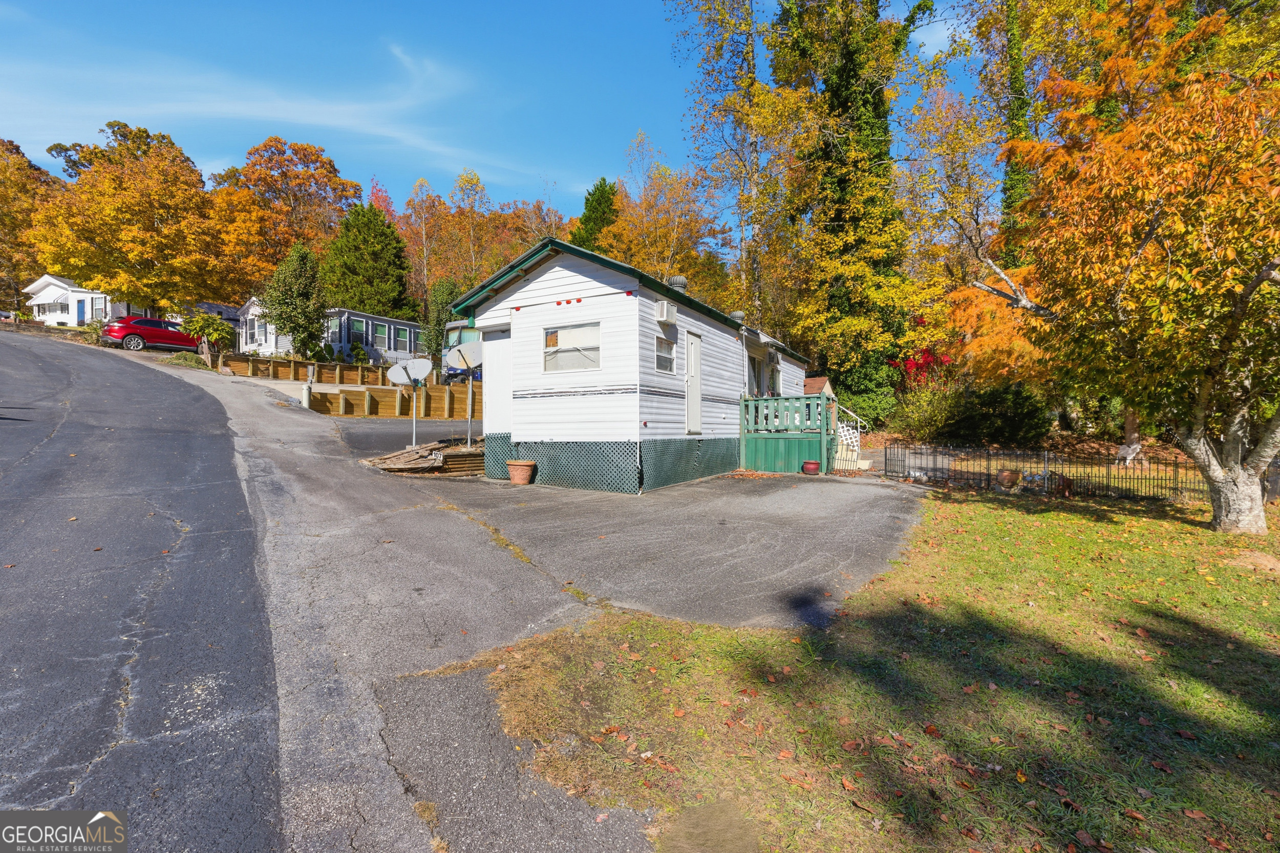 107 Holiday Loop Cleveland GA 30528