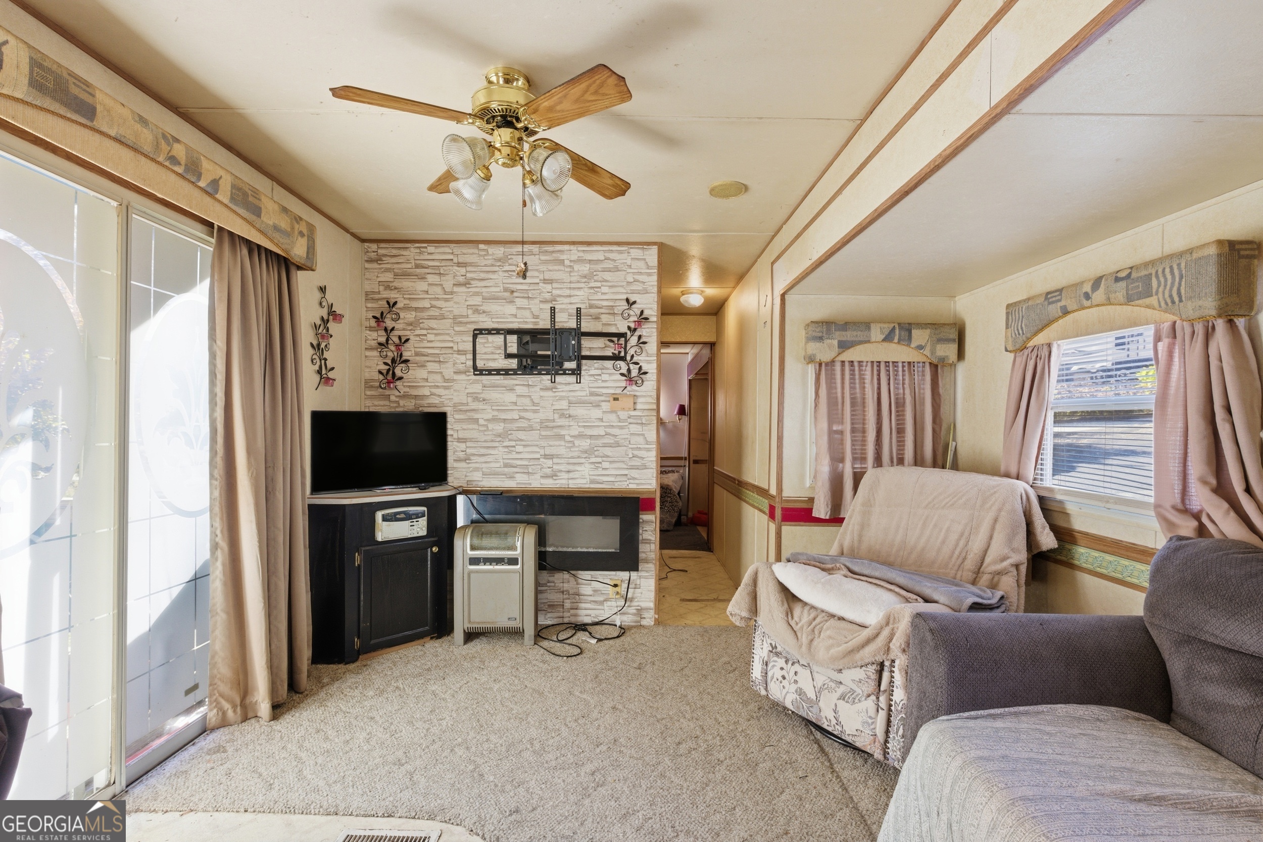 107 Holiday Loop Cleveland GA 30528
