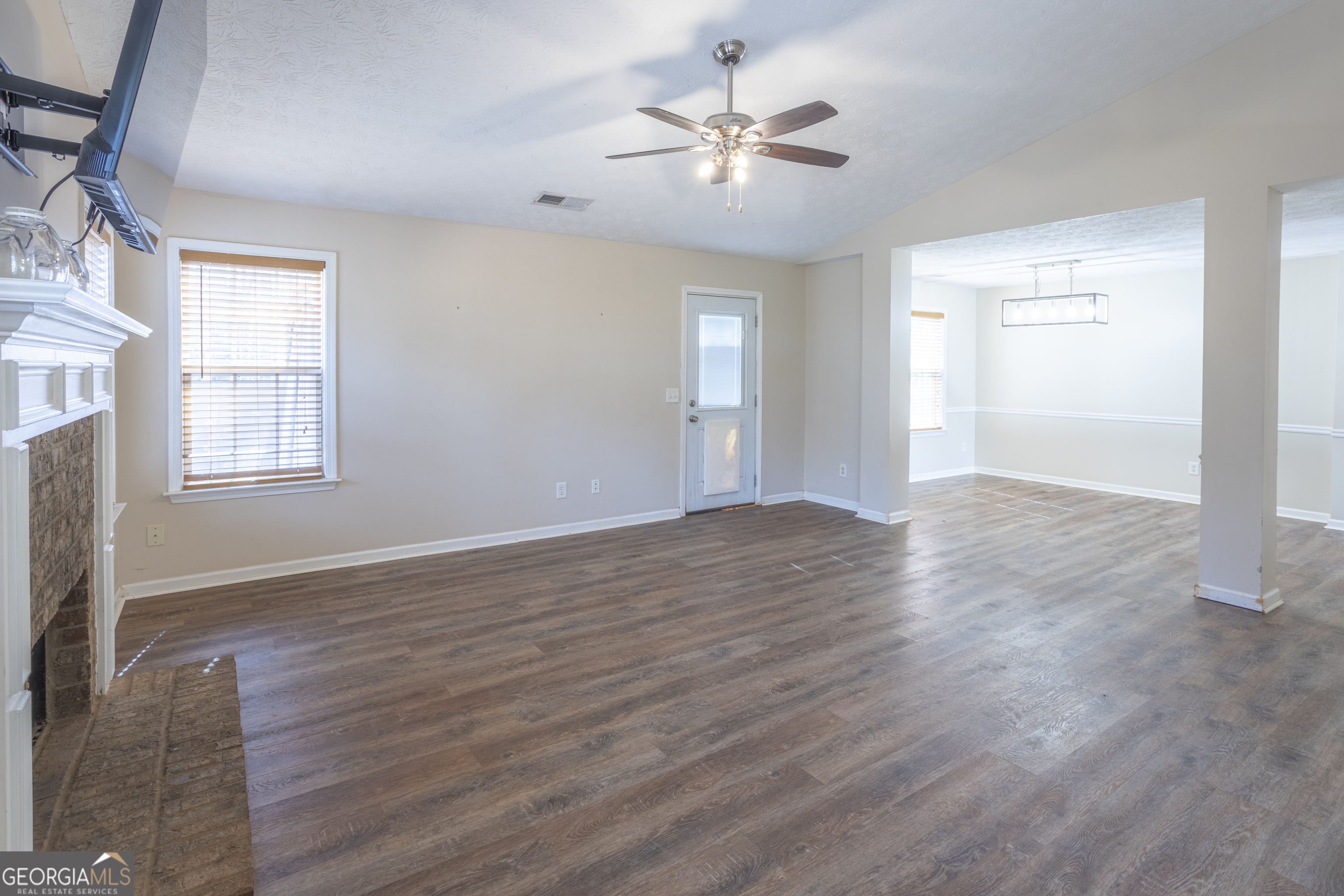 305 Bradford Court Auburn GA 30011