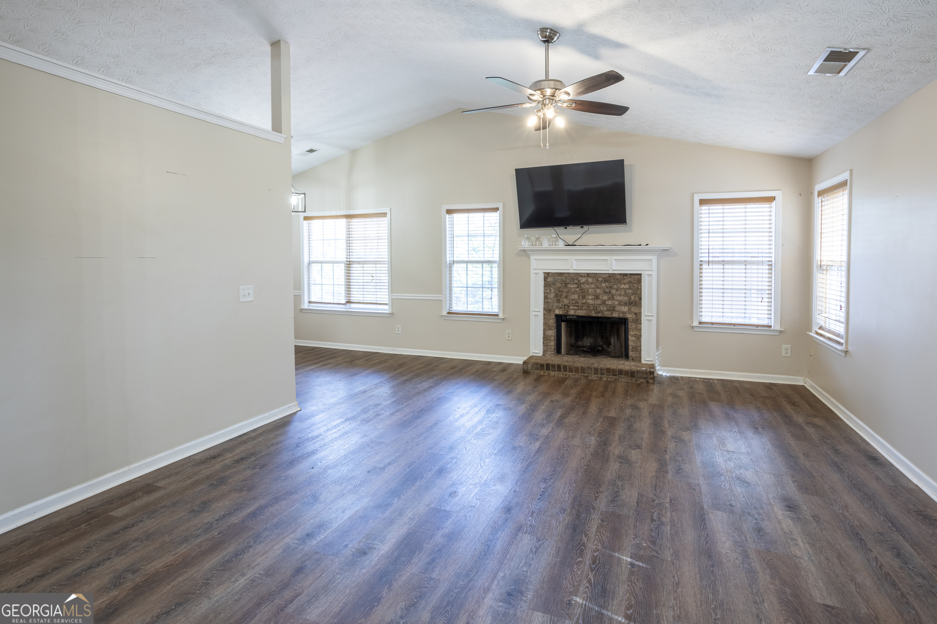 305 Bradford Court Auburn GA 30011