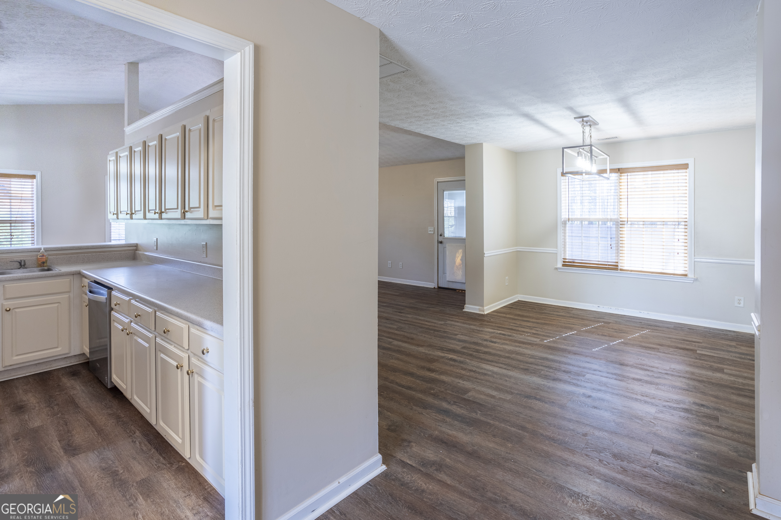 305 Bradford Court Auburn GA 30011