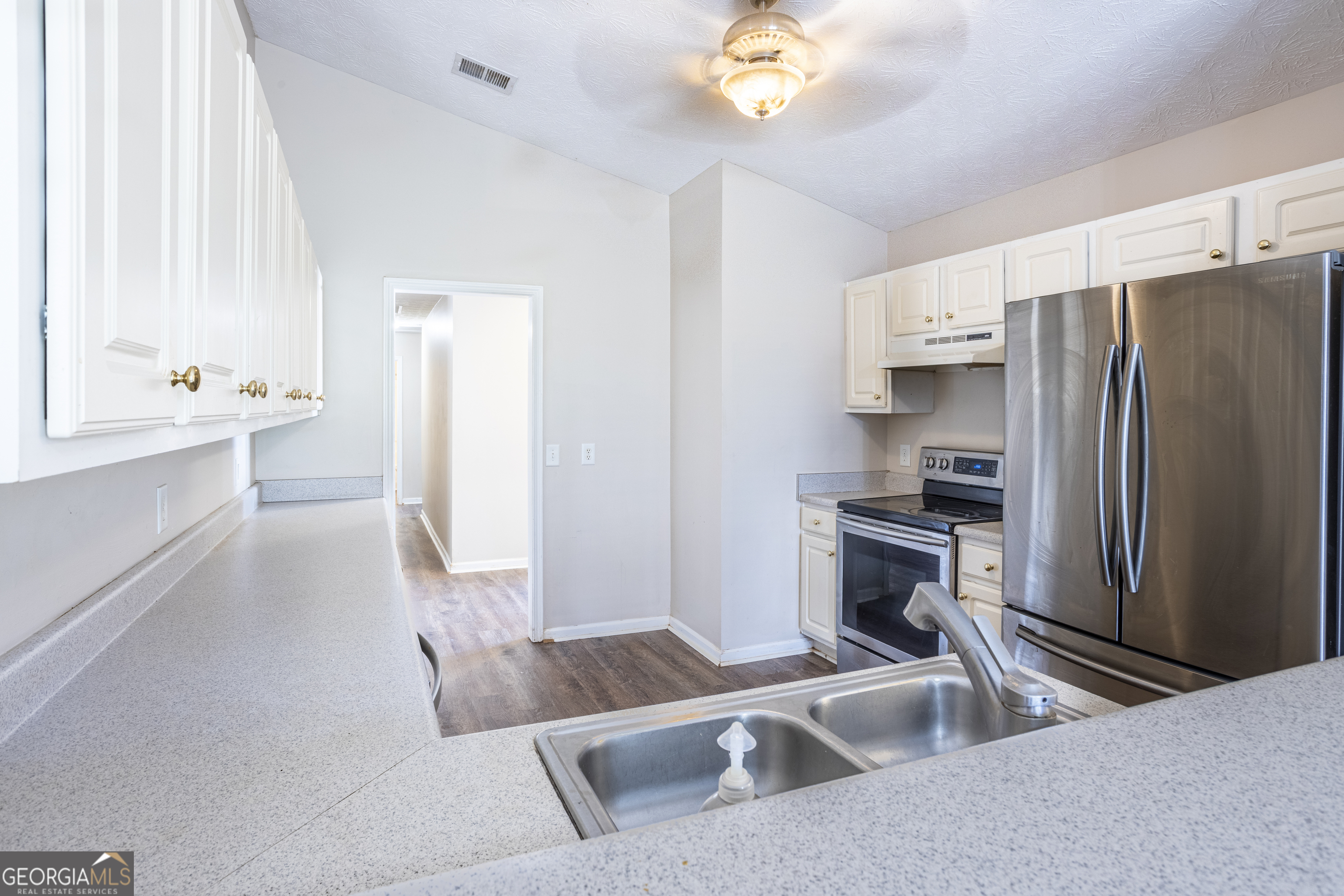 305 Bradford Court Auburn GA 30011