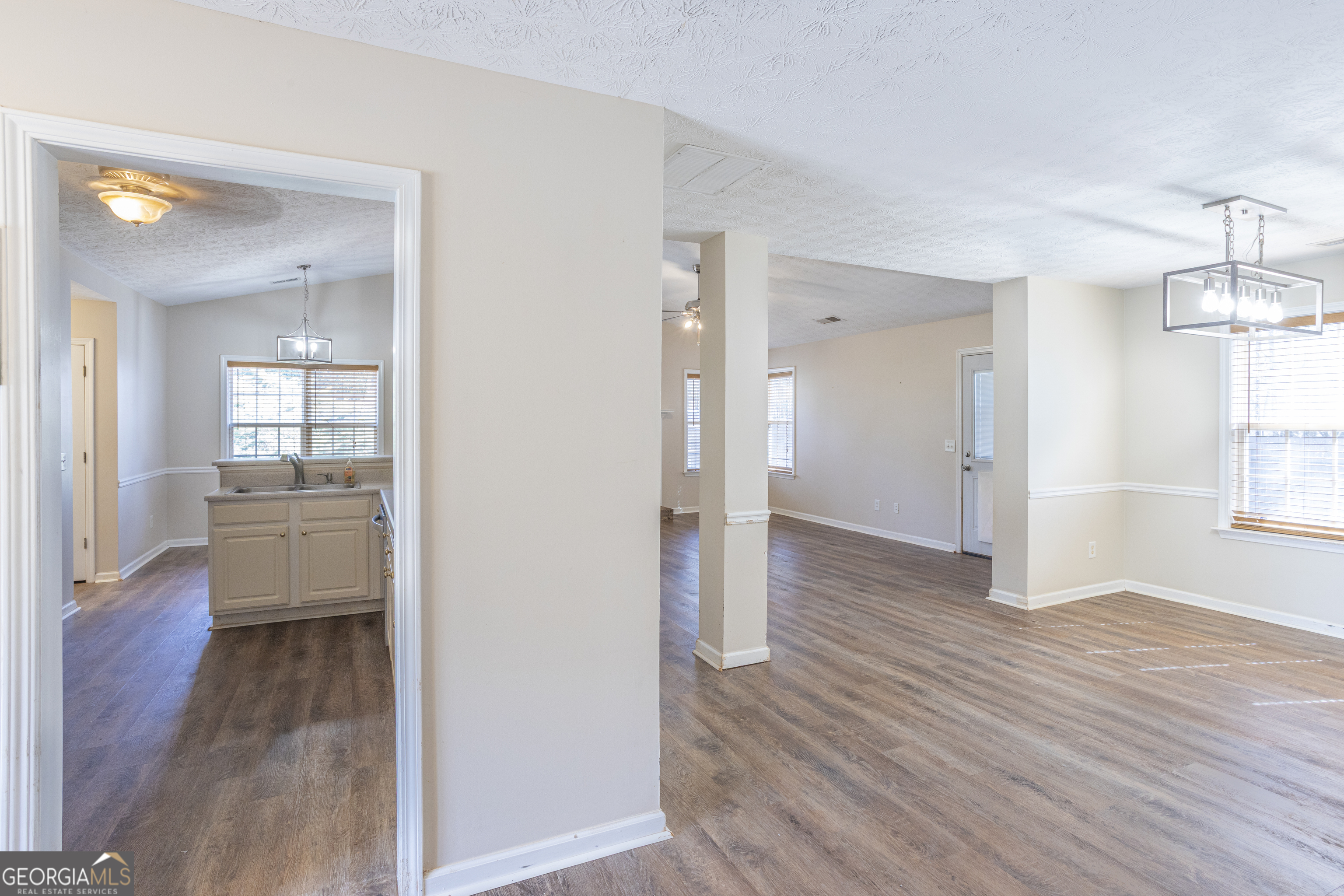 305 Bradford Court Auburn GA 30011