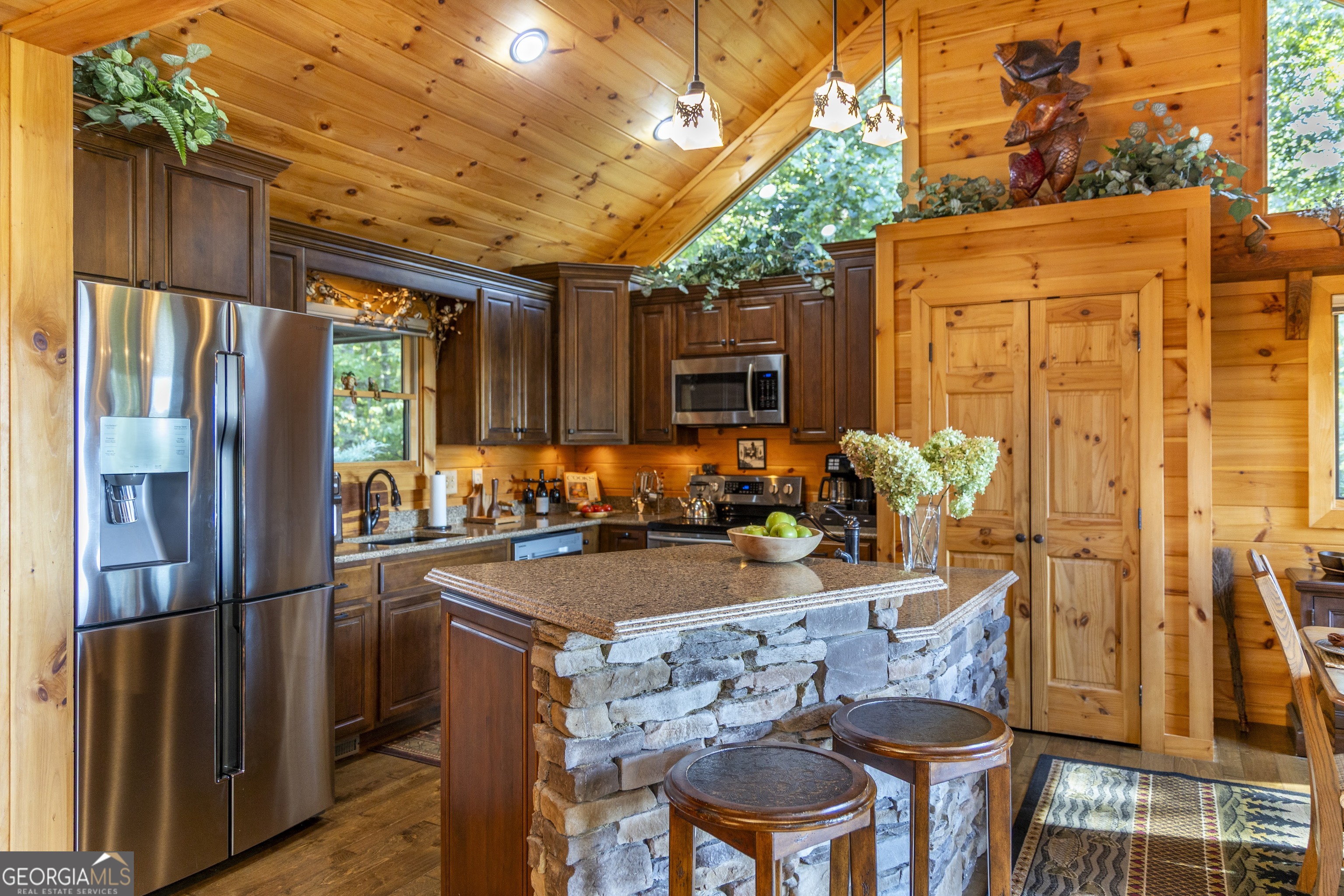 194 Squirrel Chase Morganton GA 30560