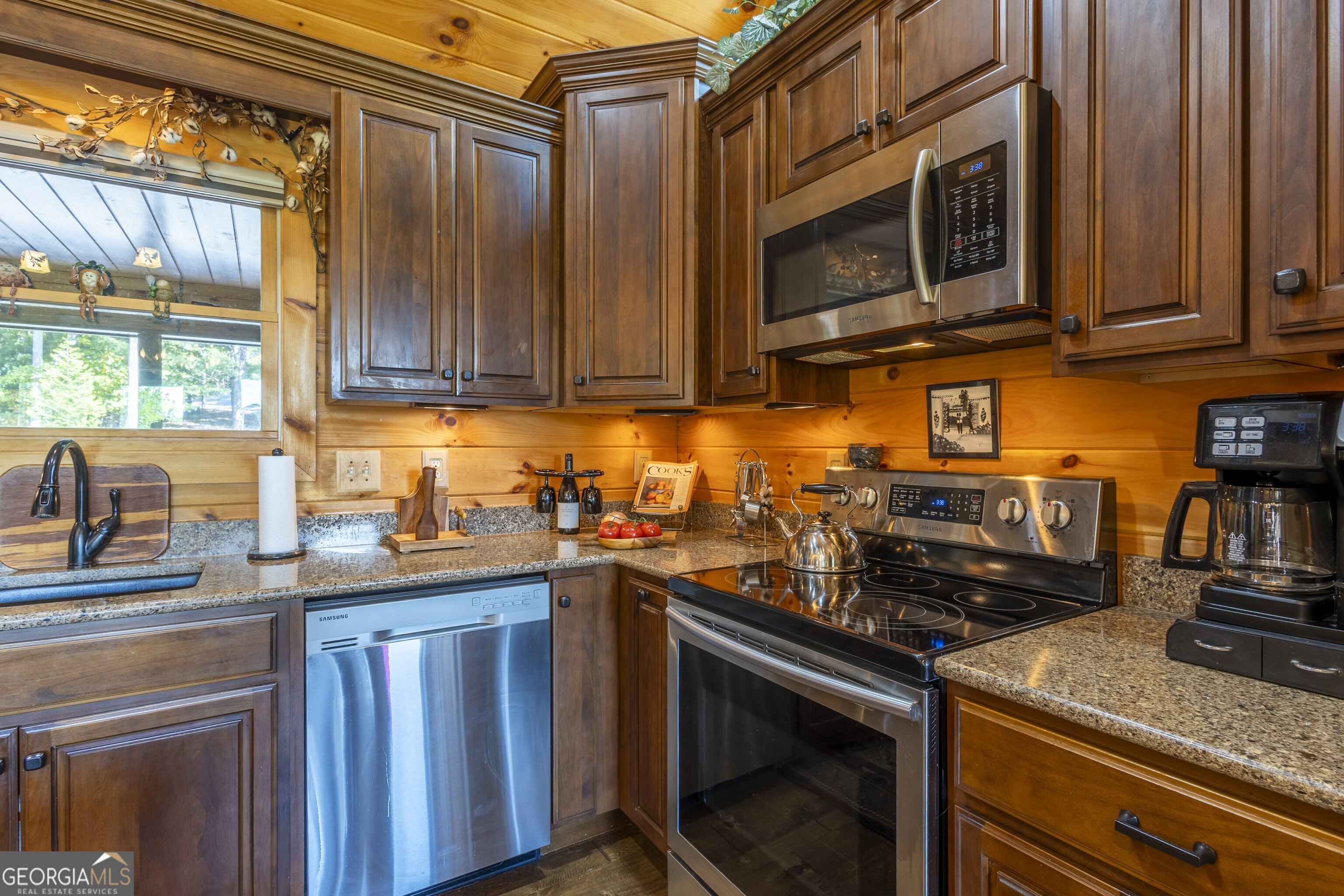 194 Squirrel Chase Morganton GA 30560
